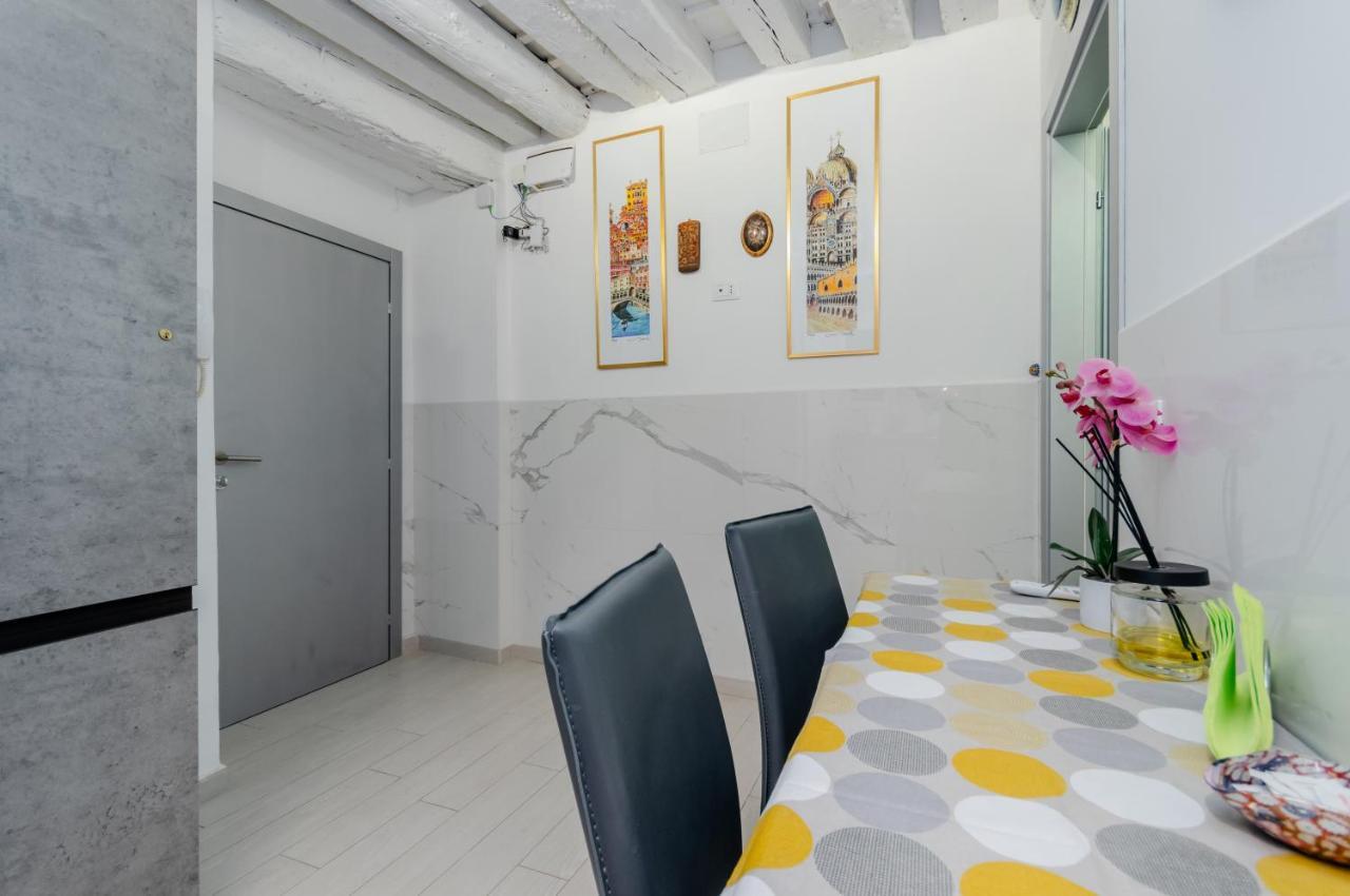 Palazzo Dolfin - Piazza San Marco Lovely Apartment Βενετία Εξωτερικό φωτογραφία
