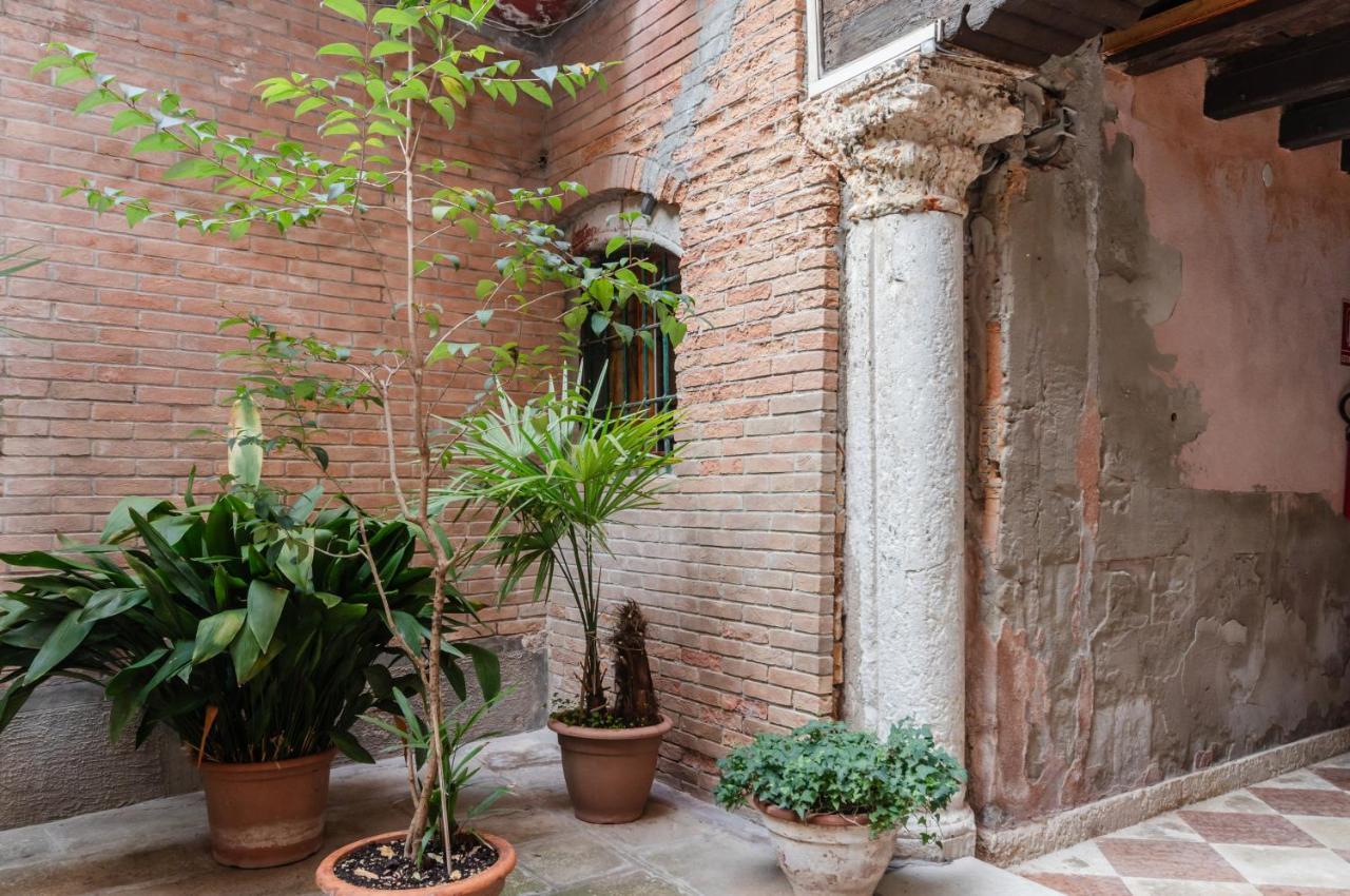 Palazzo Dolfin - Piazza San Marco Lovely Apartment Βενετία Εξωτερικό φωτογραφία